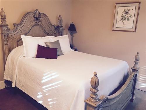 The Woodford Inn Versailles Bagian luar foto